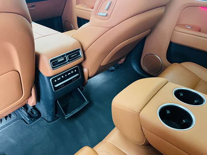 Фото 14 - LiXiang L7