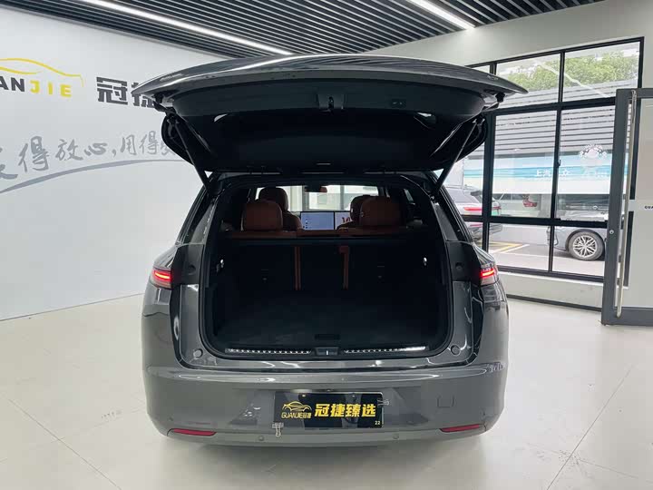 Фото 17 - LiXiang L7