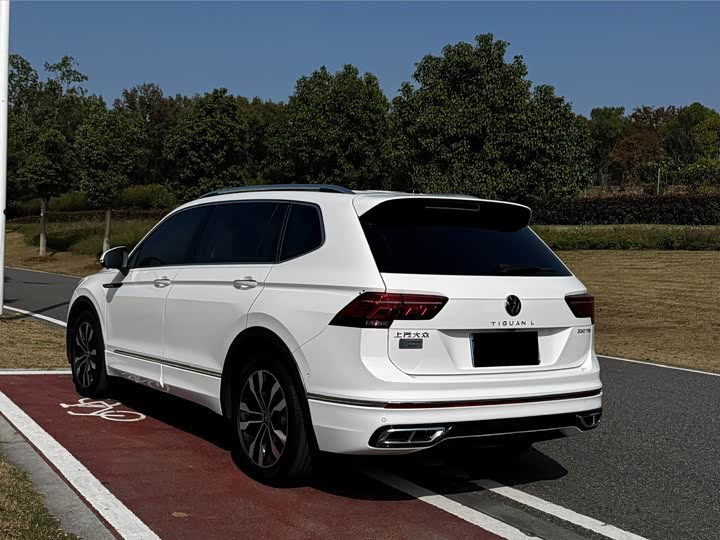 Фото 4 - Volkswagen Tiguan L Pro