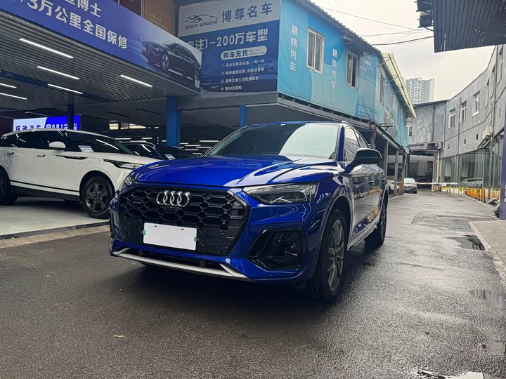 Фото 1 - Audi Q5L