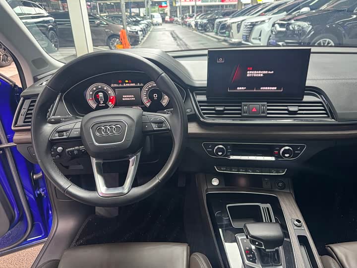 Фото 13 - Audi Q5L