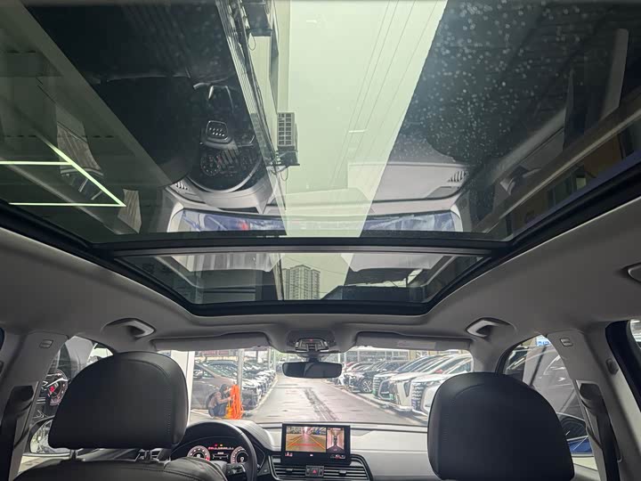 Фото 19 - Audi Q5L