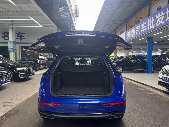 Фото 22 - Audi Q5L