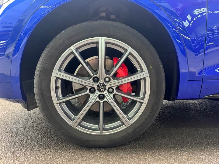 Фото 5 - Audi Q5L