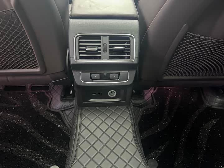 Фото 9 - Audi Q5L