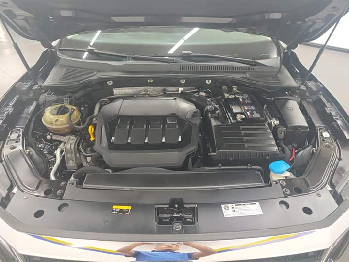 Фото 10 - Volkswagen Passat