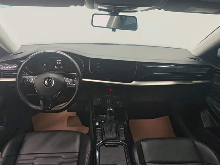 Фото 12 - Volkswagen Passat