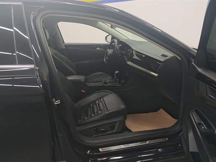 Фото 8 - Volkswagen Passat