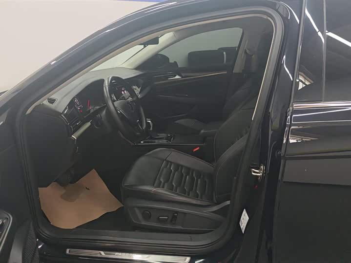 Фото 9 - Volkswagen Passat