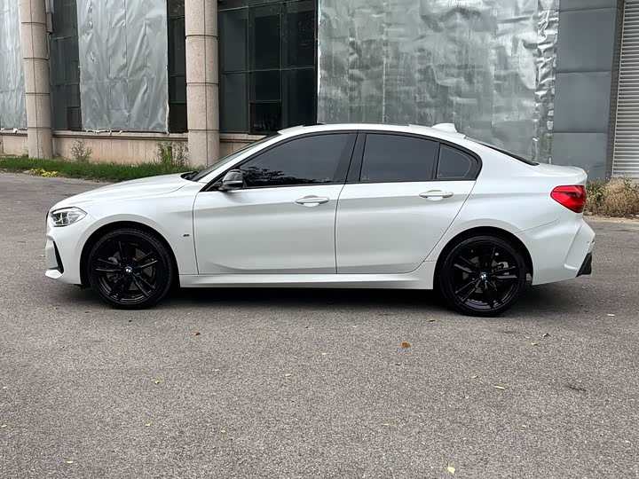 Фото 3 - BMW 1 Series