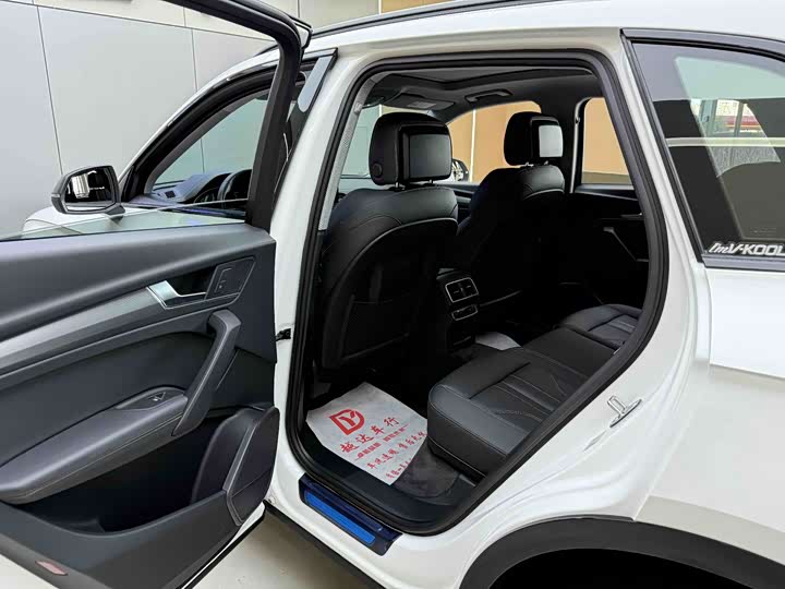 Фото 10 - Audi Q5L