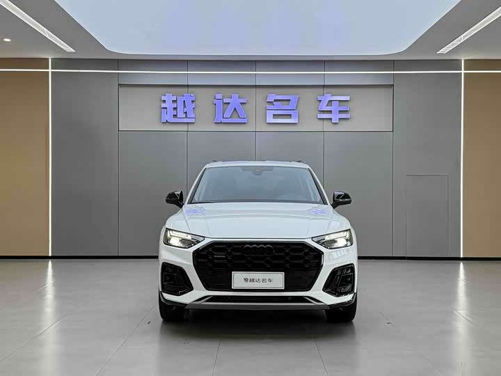 Фото 2 - Audi Q5L