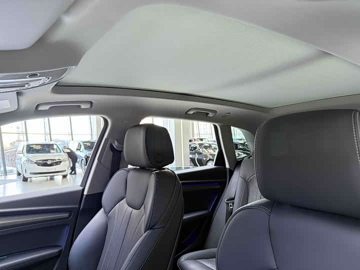 Фото 5 - Audi Q5L