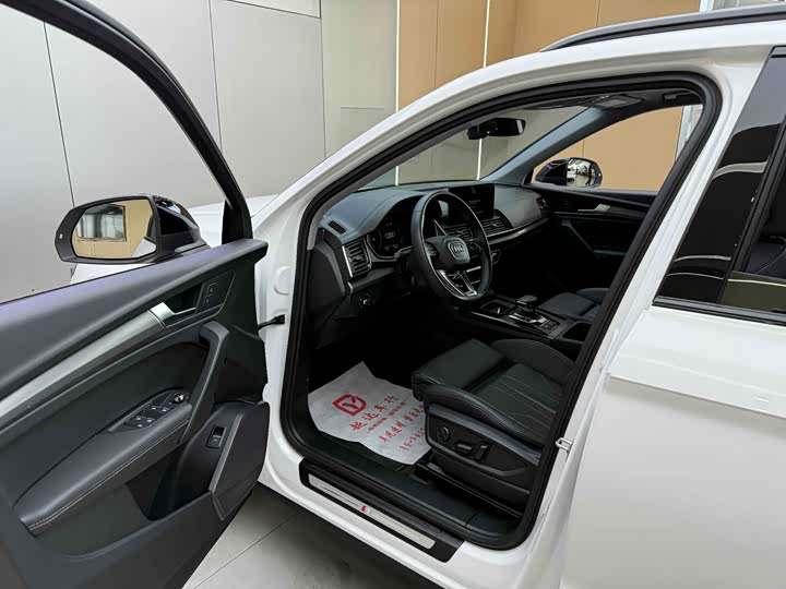 Фото 8 - Audi Q5L