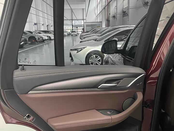 Фото 18 - BMW X3