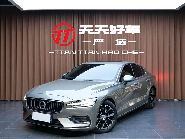 Фото 1 - Volvo S60