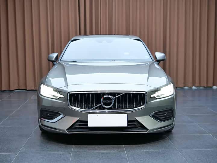 Фото 2 - Volvo S60