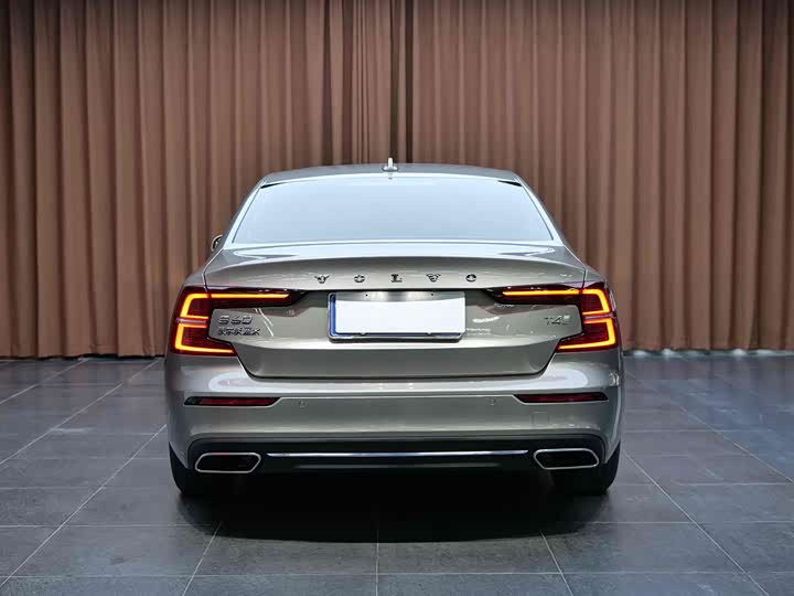 Фото 5 - Volvo S60