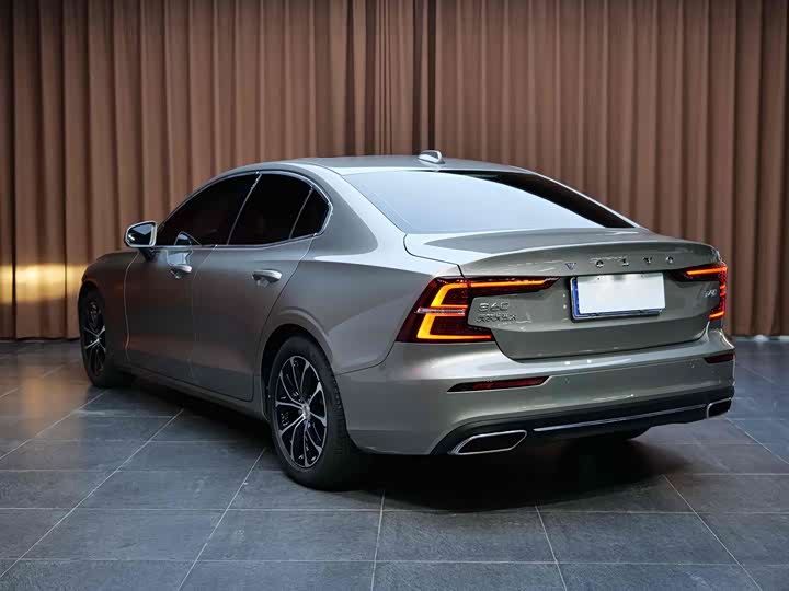Фото 6 - Volvo S60