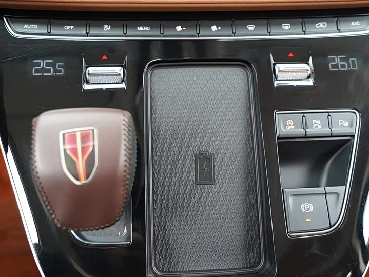 Фото 10 - Hongqi HQ9