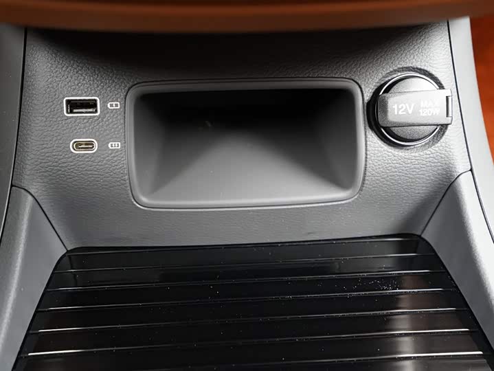 Фото 11 - Hongqi HQ9