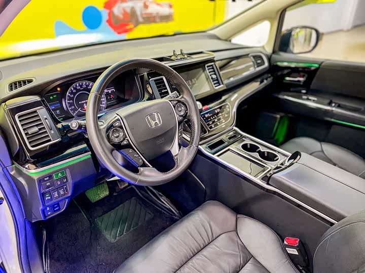 Фото 11 - Honda Elysion