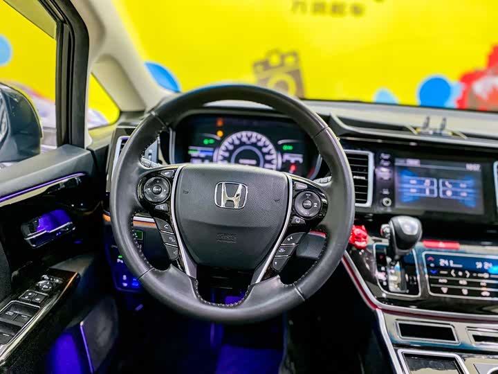 Фото 13 - Honda Elysion