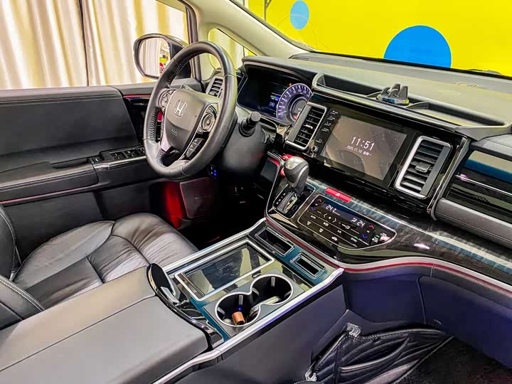 Фото 17 - Honda Elysion