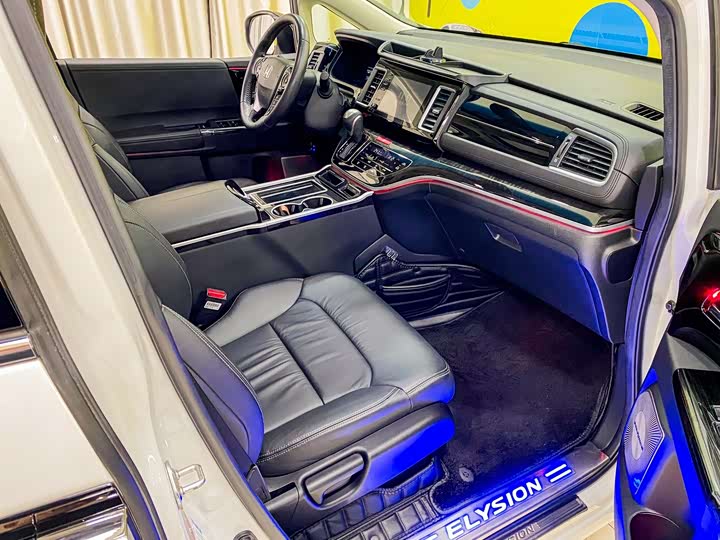 Фото 18 - Honda Elysion