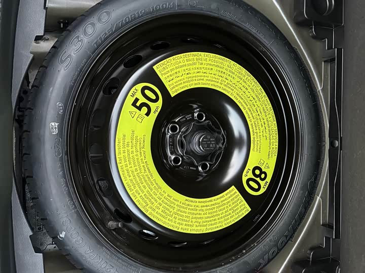 Фото 13 - Audi A4L