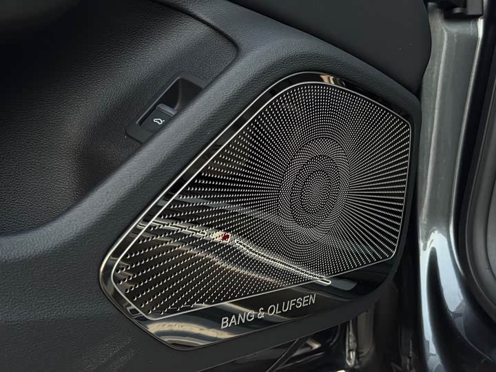 Фото 18 - Audi A4L