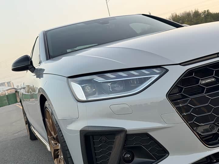 Фото 5 - Audi A4L