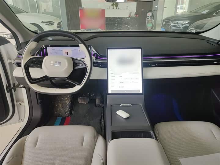 Фото 10 - Geely Galaxy L6