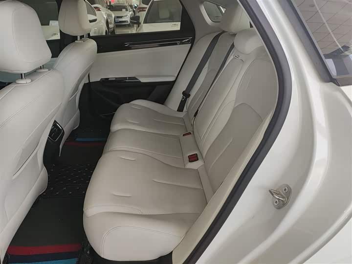 Фото 17 - Geely Galaxy L6