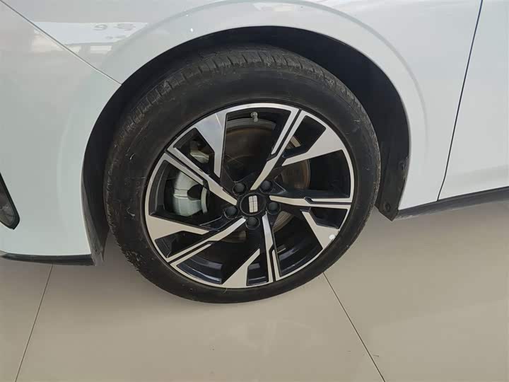 Фото 23 - Geely Galaxy L6