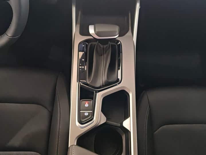 Фото 16 - Geely Emgrand