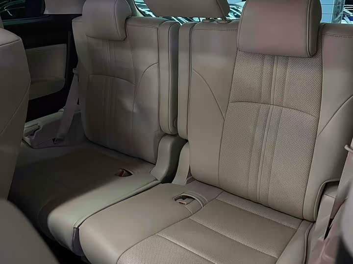 Фото 10 - Toyota Vellfire