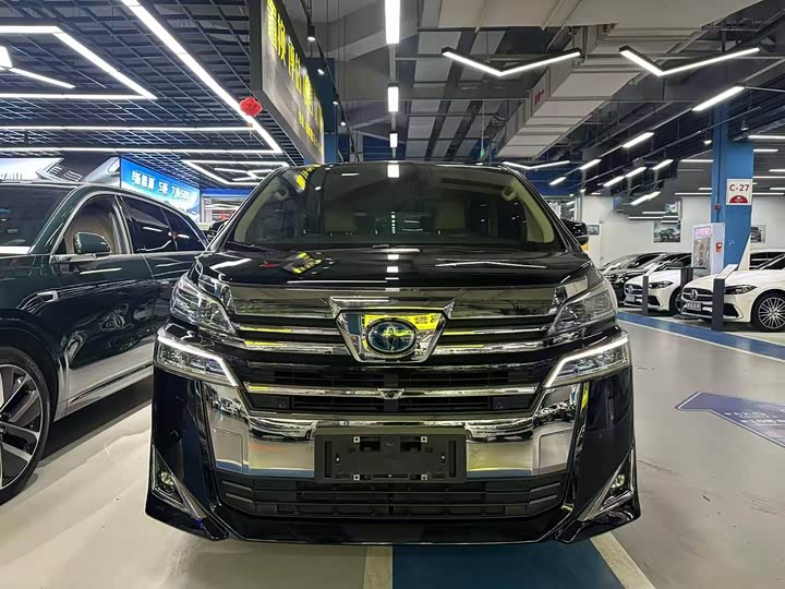 Фото 2 - Toyota Vellfire
