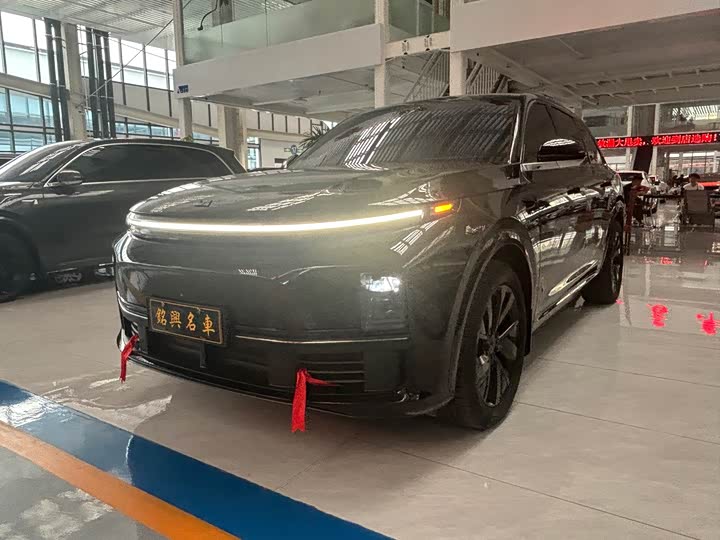 Фото 1 - LiXiang L7