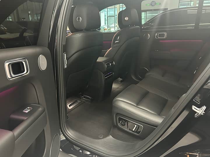 Фото 11 - LiXiang L7