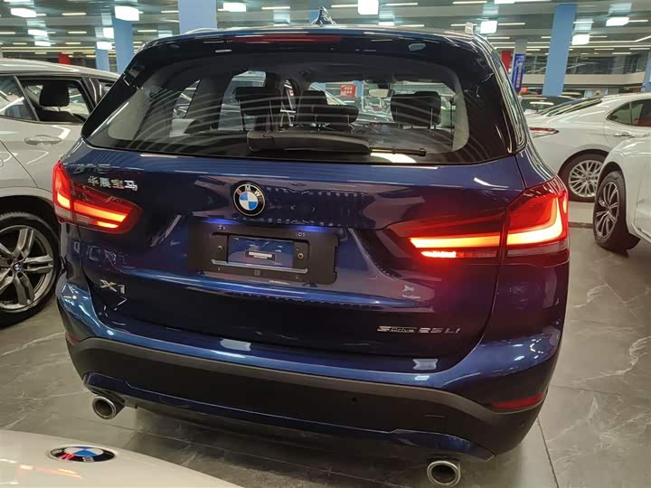 Фото 6 - BMW X1