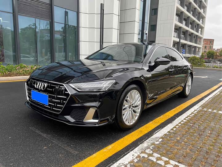 Фото 1 - Audi A7L