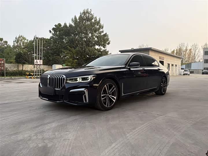 Фото 2 - BMW 7 Series