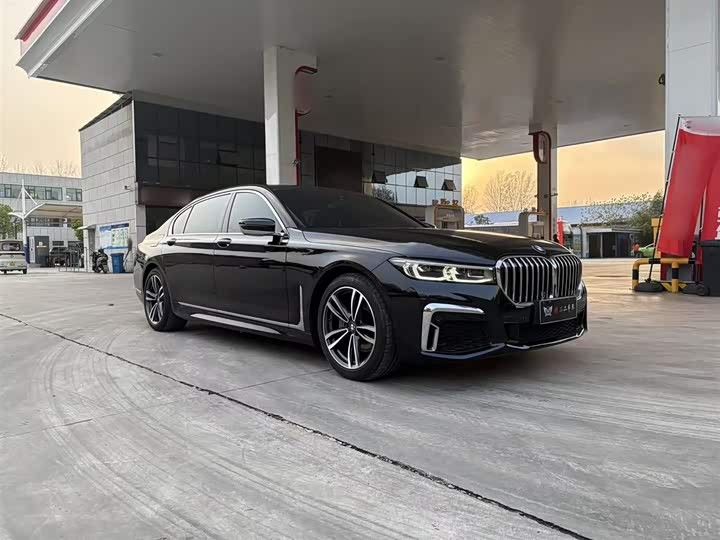Фото 4 - BMW 7 Series