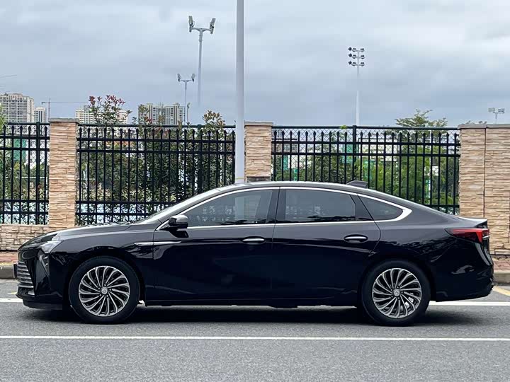 Фото 16 - Buick LaCrosse