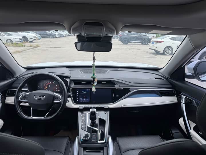 Фото 7 - Geely Atlas