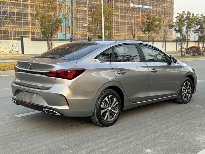 Фото 11 - Changan Eado Plus