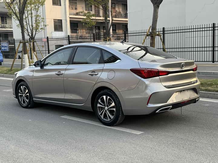 Фото 12 - Changan Eado Plus