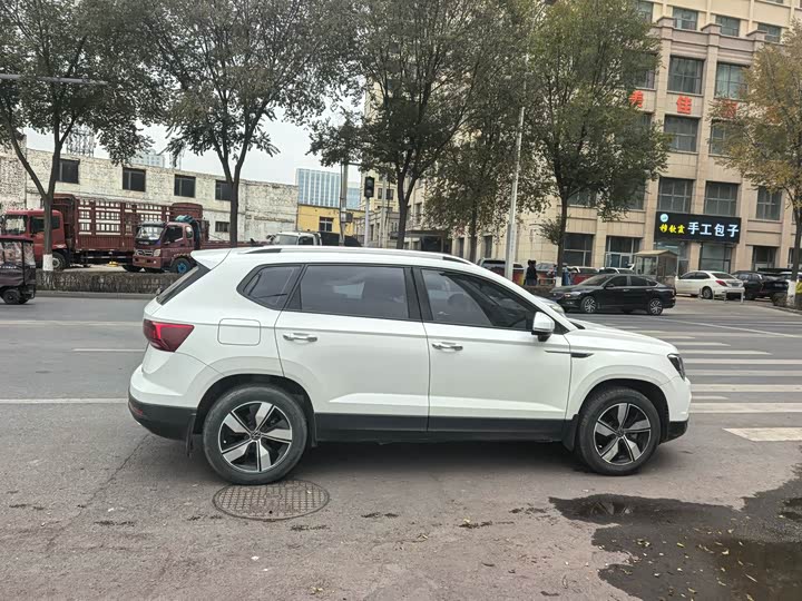 Фото 8 - Volkswagen Tharu