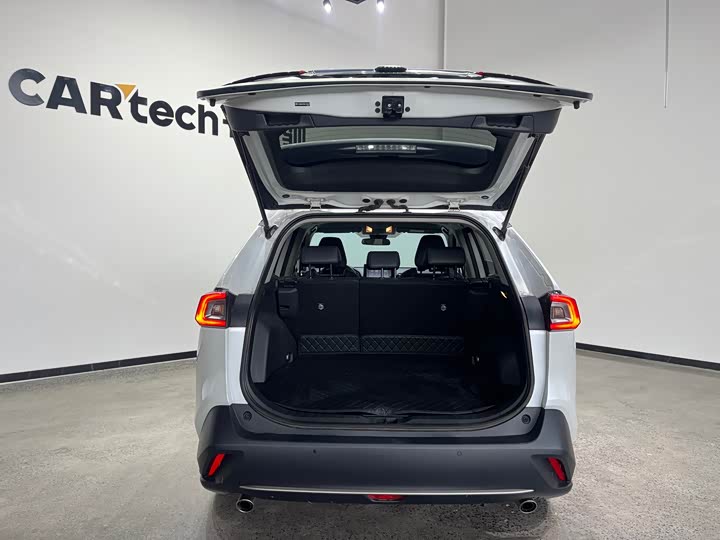 Фото 7 - Toyota Wildlander